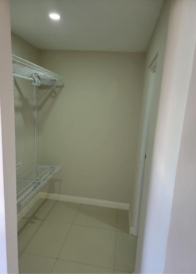 Impeccable 2-Br Apartment-Ornella Villa At Bayfront Villa ポートモア エクステリア 写真